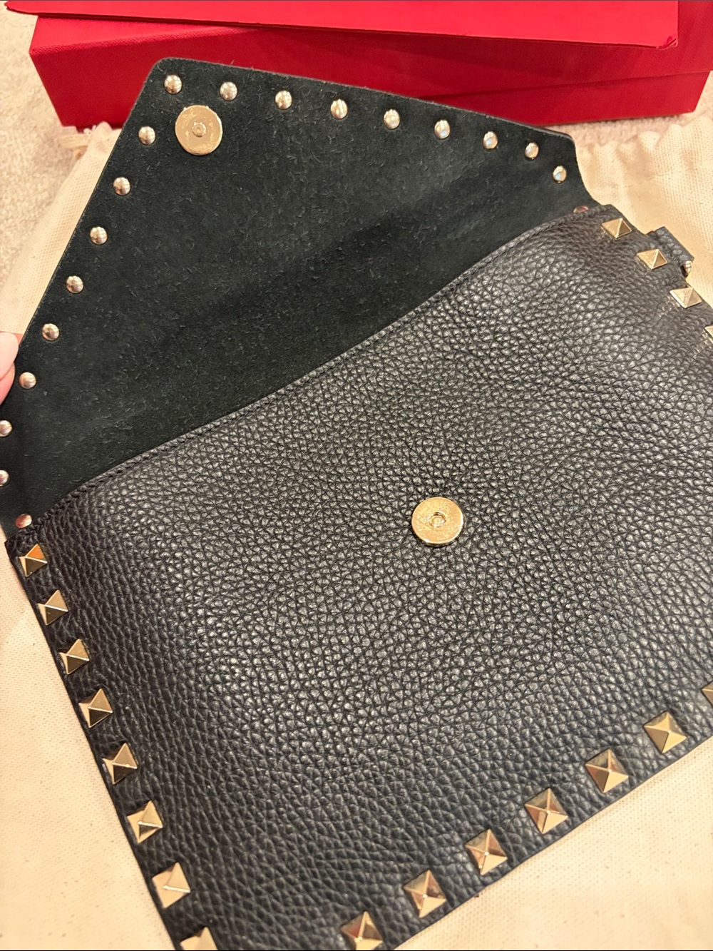 Valentino Garavani Black Pebbled/Grainy Calfskin Leather Wristlet / Clutch - Picture 6 of 13